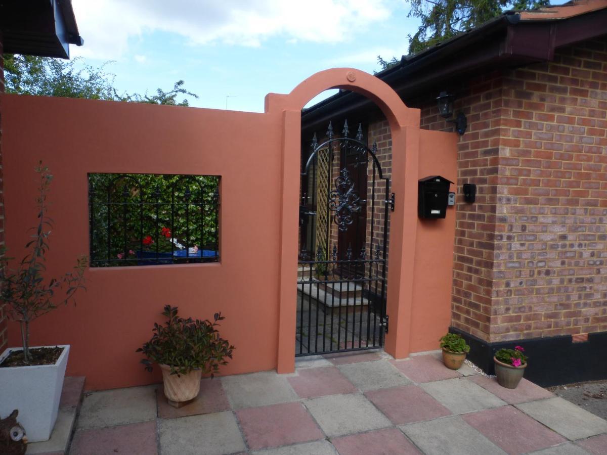 Self-Contained Private Apartment Barnet Exterior photo